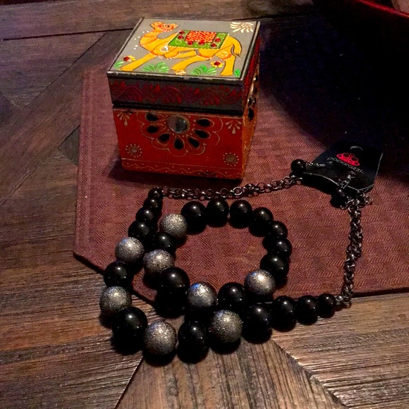 Paparazzi Black & Gray Necklace and Bracelet set - Picture 1 of 3